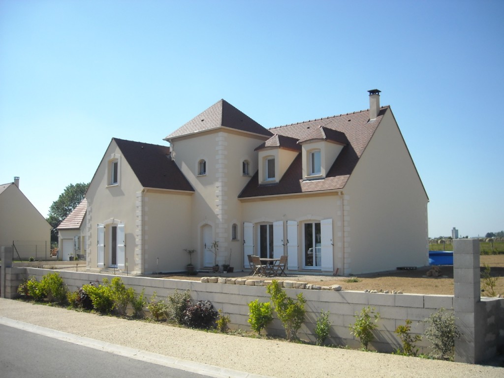 maison avec une tour